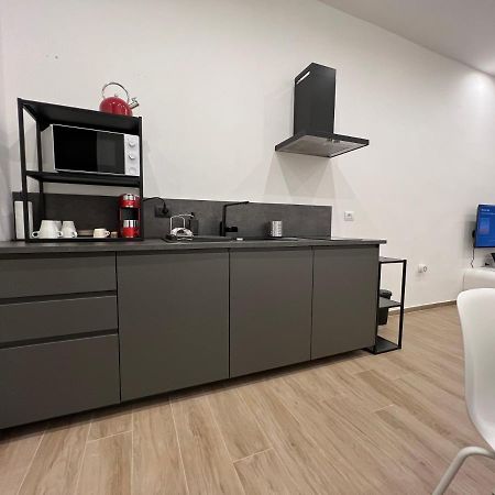 Citywise Vittorio - Independent Apartment Near Bari Central Station Eksteriør billede